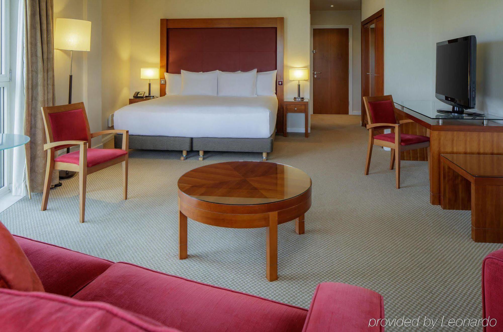 Doubletree By Hilton Aberdeen City Centre Extérieur photo